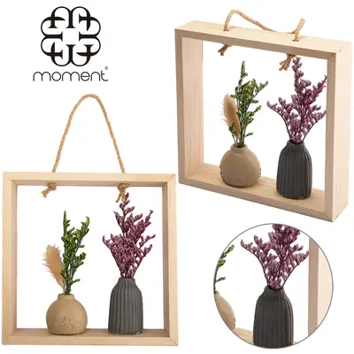 ENFEITE QUADRO DE MESA / PENDURAR DE MADEIRA COM 2 VASOS DE FLOR PERMANENTE 18X18X4CM