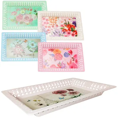 BANDEJA DE PLASTICO RETANGULAR VAZADO ESTAMPAS SORTIDAS 37,2X25,7CM