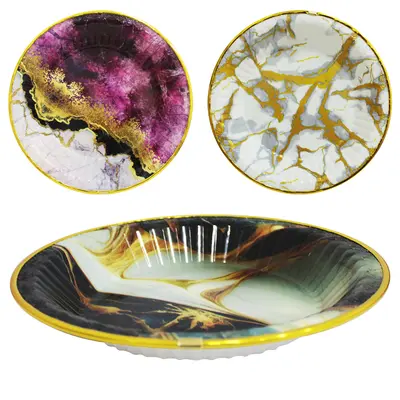 BANDEJA DE PLASTICO REDONDA COM BORDA DOURADA ESTAMPAS SORTIDAS 3X30CM DE Ø