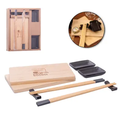 CONJUNTO PARA SUSHI COM 2 PRATOS MOLHEIRAS E 2 SUPORTES PORCELANA + 2 PARES HASHI / PALITO E 2 TABUAS BAMBU SAPPORO