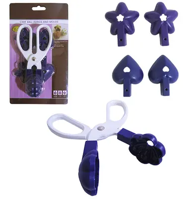 KIT CONFEITEIRO COM TESOURA + 3 MOLDES DE PLASTICO SORTIDOS COM 4 PECAS NA CARTELA