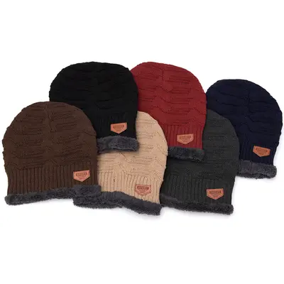 TOUCA DE POLIESTER COM PELUCIA SPORT WINTER 27X24CM