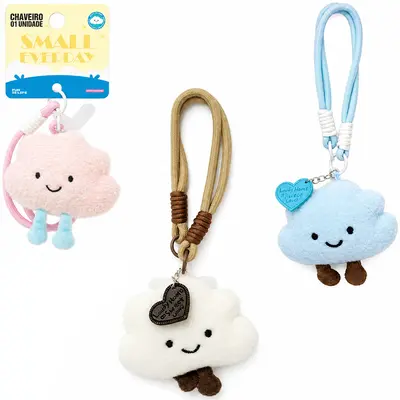 CHAVEIRO DE PELUCIA NUVEM COM MOSQUETAO E CORDAO