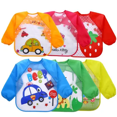 BABADOR DE PLASTICO COM MANGA + ALCA ESTAMPAS SORTIDAS 84X40CM