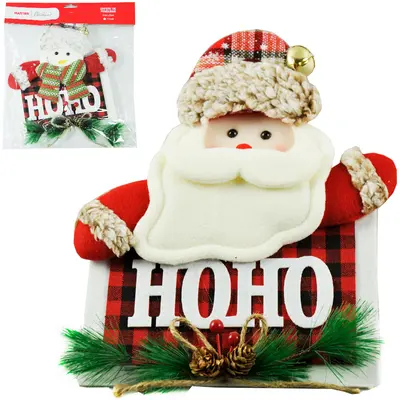 ENFEITE PENDURAR PAPAI NOEL / BONECO PLACA HO HO COM GUIZO E PINHAS DE NATAL 25X24CM