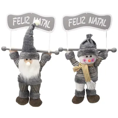 ENFEITE PENDURAR PLACA FELIZ NATAL PAPAI NOEL / BONECO NEVE PELUCIA XADREZ/CZ 45X28CM