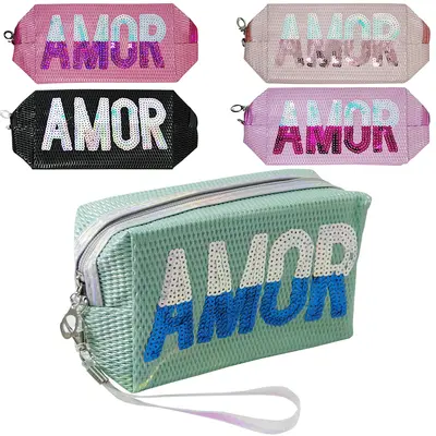 NECESSAIRE DE PVC RETANGULAR FEMININA AMOR COM LANTEJOULA MAGICA COM ALCA E ZIPER 18X10X7CM