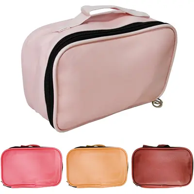 NECESSAIRE RETANGULAR UNISSEX LISA COM ALCA E ZIPER COLORS 21X13X8CM