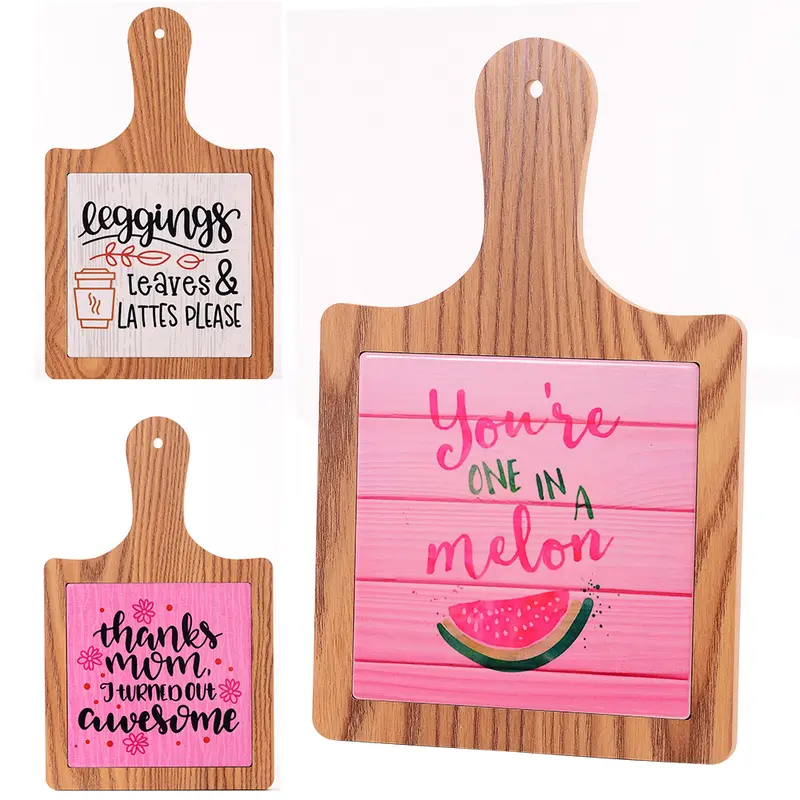 ENFEITE / TABUA DE CORTE DE MADEIRA MDF / PORCELANA COM PEGADOR FRASES 30X19CM