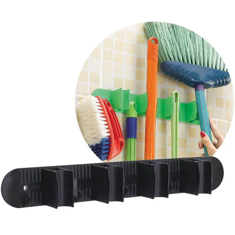 SUPORTE PORTA VASSOURA COM 4 ENCAIXES E 5 GANCHOS DE PLASTICO PRETO 34X5X5CM