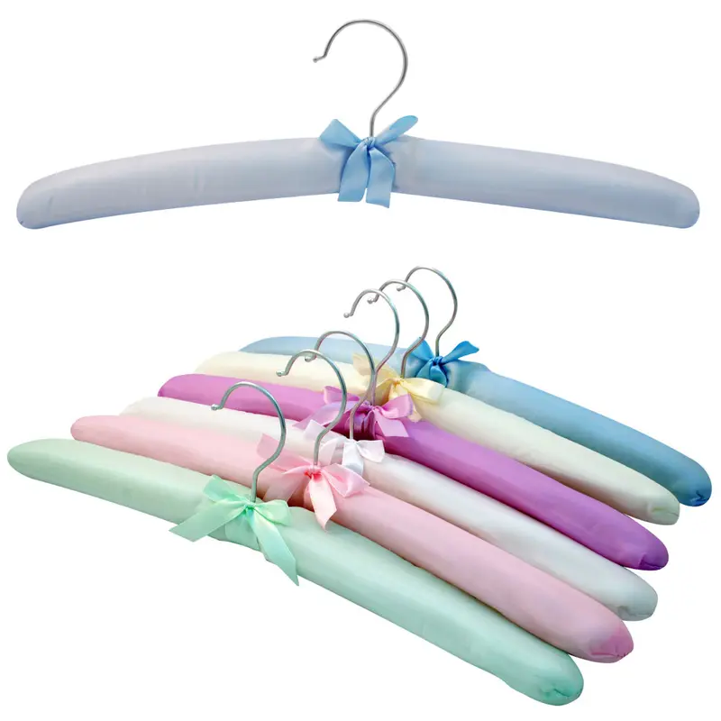 CABIDE ROUPA DE MADEIRA ALMOFADADO COLORS COM 6 PECAS 39X10CM