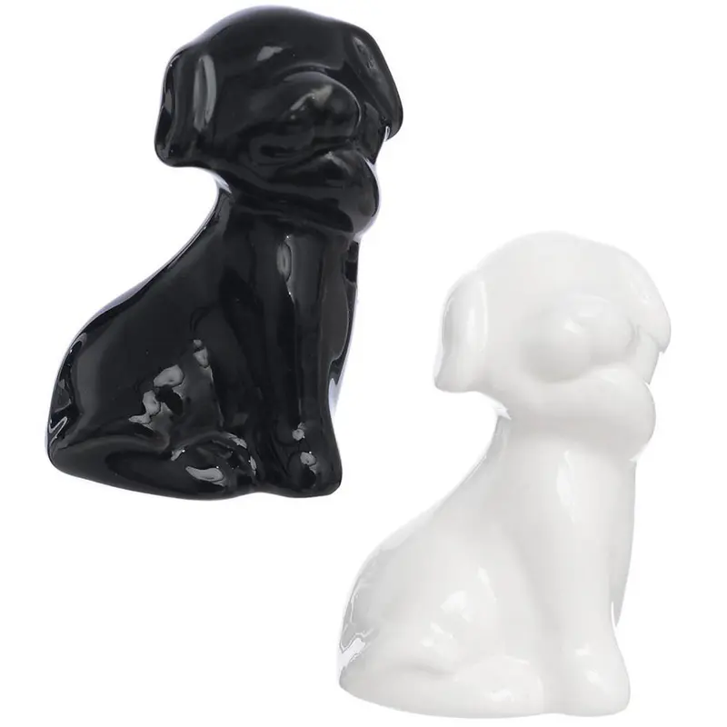 ENFEITE CACHORRO SENTADO DE PORCELANA PRETO / BRANCO 5,5X3,5X3,5CM