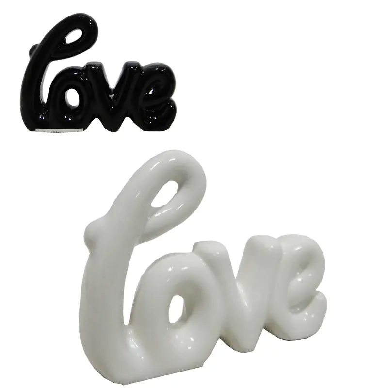 ENFEITE LOVE DE PORCELANA PRETO / BRANCO 10X8X2,5CM