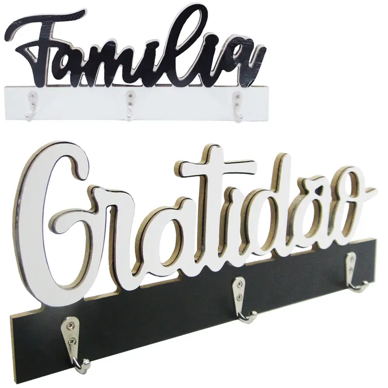 PORTA CHAVE DE MADEIRA FAMILIA / GRATIDAO COM 3 GANCHOS DE METAL 30X12,5CM