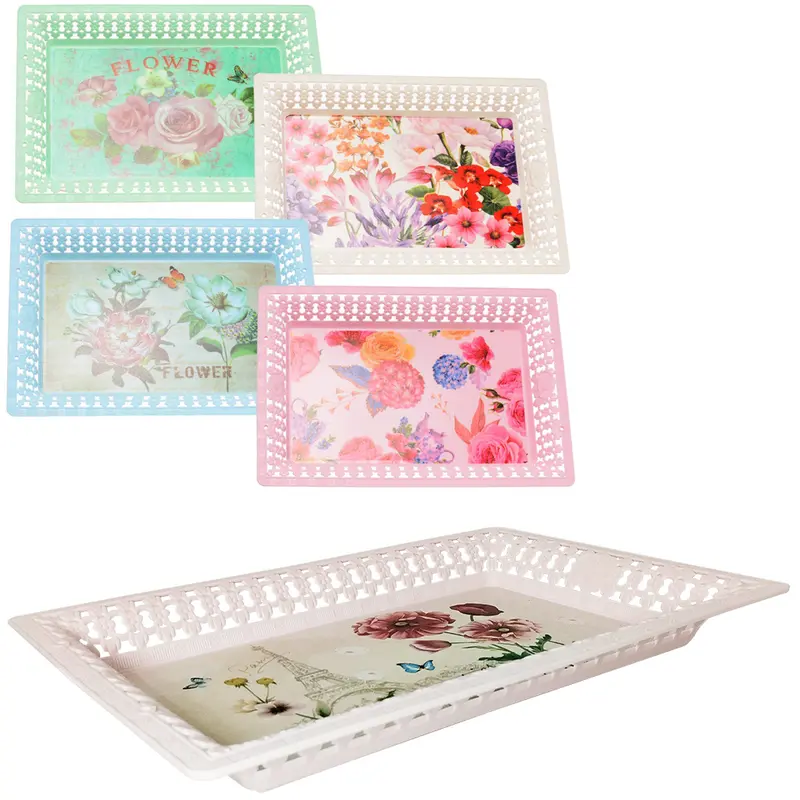 BANDEJA DE PLASTICO RETANGULAR VAZADO ESTAMPAS SORTIDAS 37,2X25,7CM