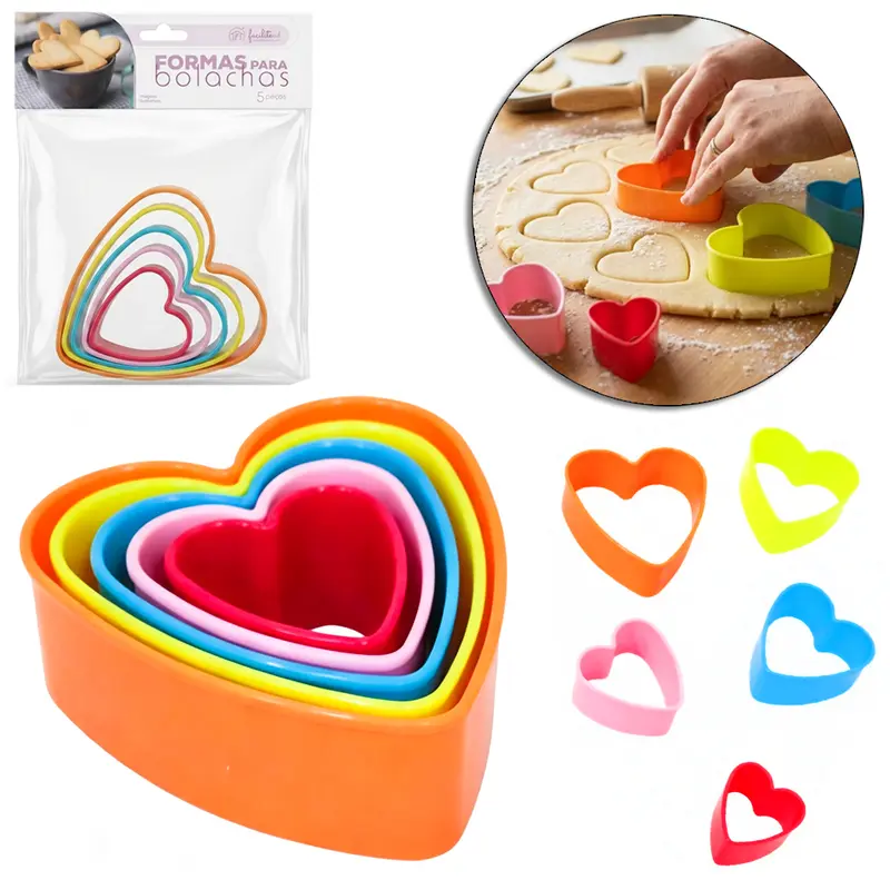 CORTADOR MOLDE DE PLASTICO PARA BISCOITO CORACAO COM 5 PECAS