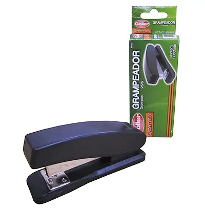 GRAMPEADOR DE METAL / PLASTICO COM EXTRATOR DE GRAMPO PRETO SYSTEMATIC 26/6 10CM NA CAIXA