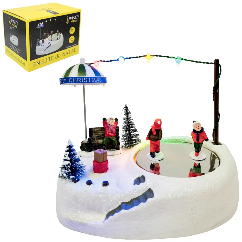 ENFEITE LUMINOSO CENARIO COM ARVORES DE NATAL + 3 BONECOS + 4 LEDS E SOM A PILHA 18,5X13,5X13CM
